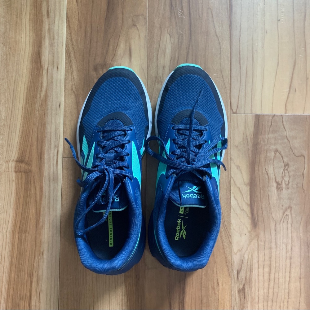 Reebok Ztaur size 9